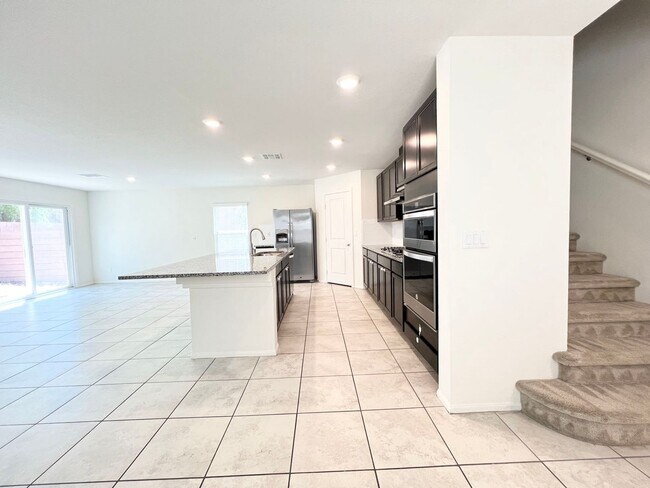 Building Photo - 9063 Jade Vine Ave