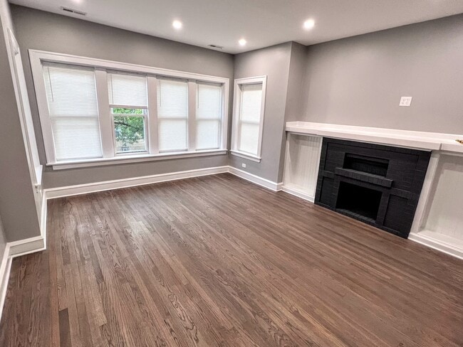 Foto del edificio - 4838 W Addison St