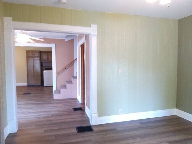 Building Photo - 3 Bedroom 1 Bathroom Home in Goshen!