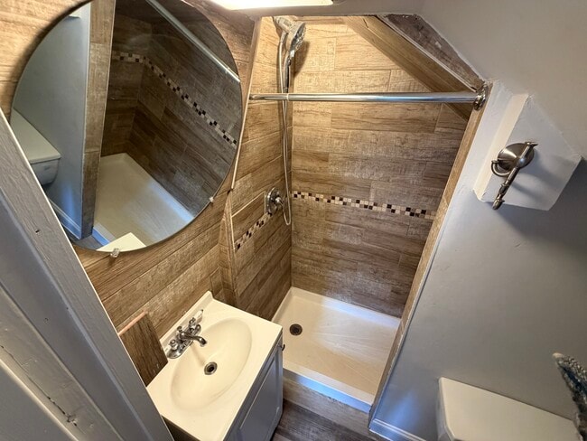 Foto del edificio - 63 Westville Ave