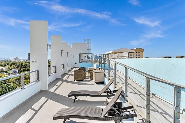 Foto del edificio - 8101 Biscayne Blvd