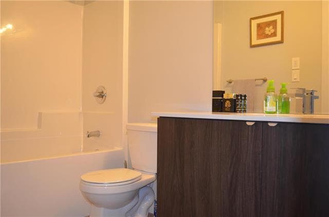 Building Photo - 718 Kylemore Ave