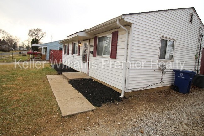 Building Photo - 2493 Kitchner Dr