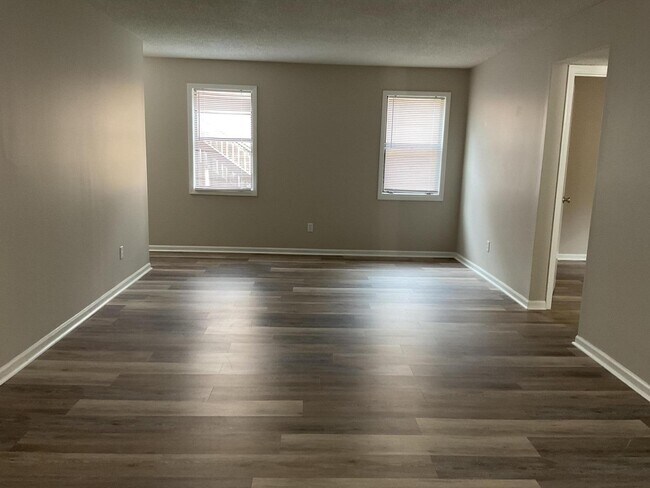 Foto del edificio - 1546 Hamilton Dr