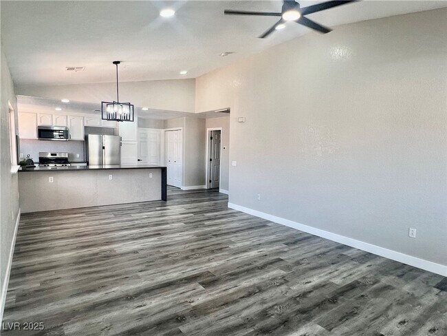Building Photo - 3327 Erva St