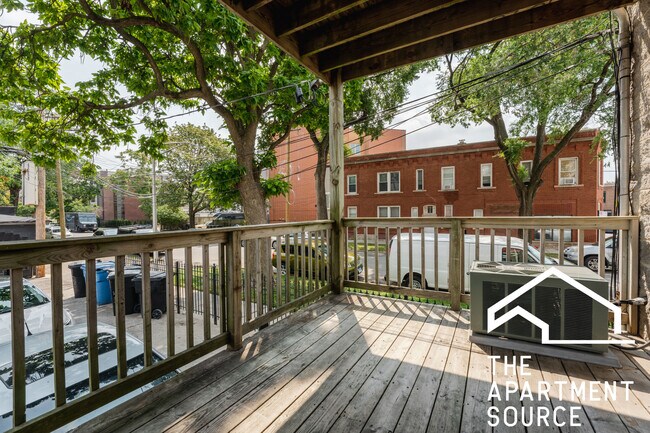 Foto del edificio - 2901 N Hoyne Ave