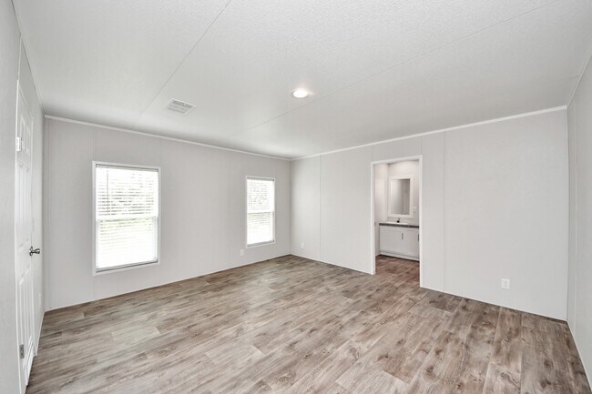 Building Photo - 1560 Brown Rd