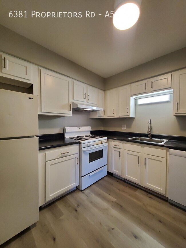 Building Photo - 3 Bedroom 2 Bath Apartment in Worthington