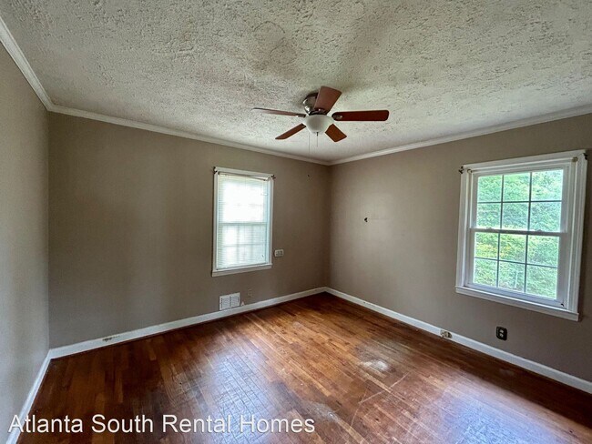 Building Photo - 3 br, 1.5 bath House - 579 North 2nd Street