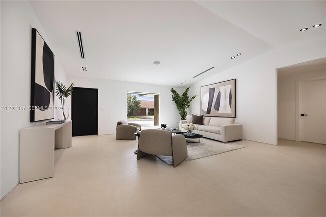 Foto del edificio - 21480 Highland Lakes Blvd