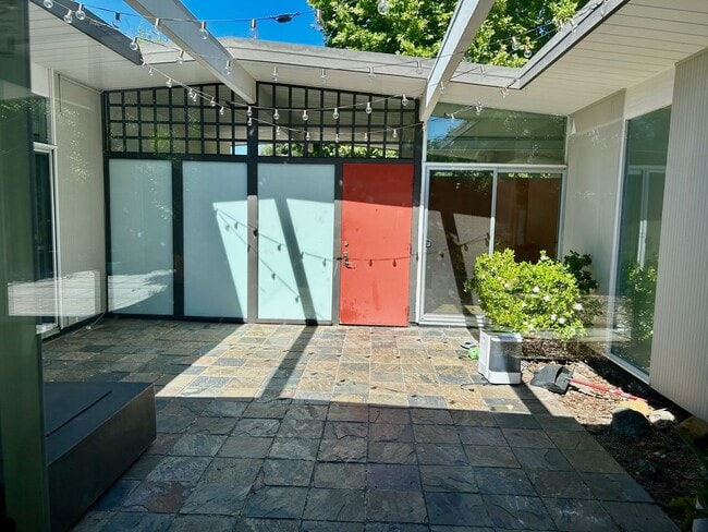 Foto del edificio - Updated Willow Glen Eichler