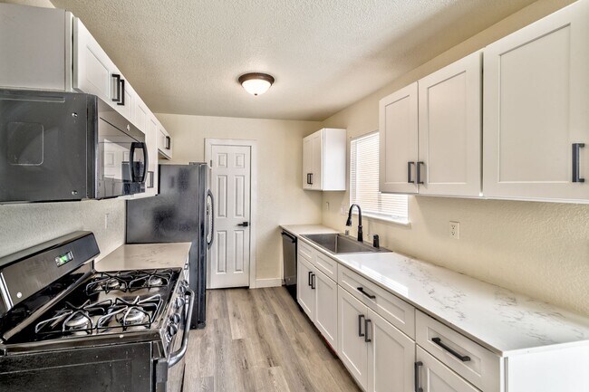 Foto del edificio - 3757 Longfellow St