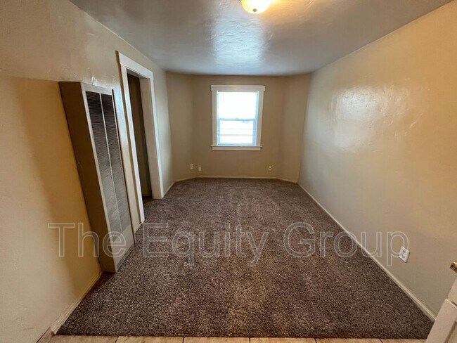 Building Photo - 1205 N Willis St