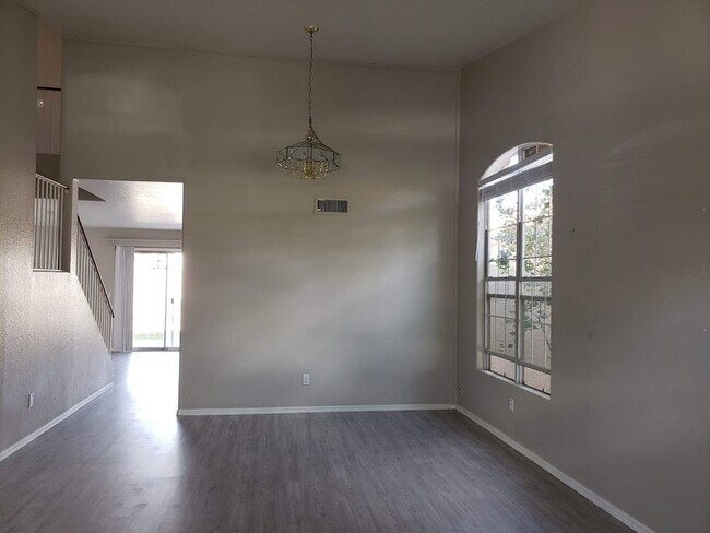 Building Photo - AVAILABLE NOW!!! - NEW FLOORING - NO CARPET