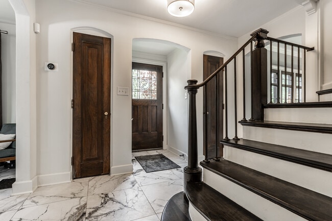 Foto del edificio - 5124 N Capitol Ave