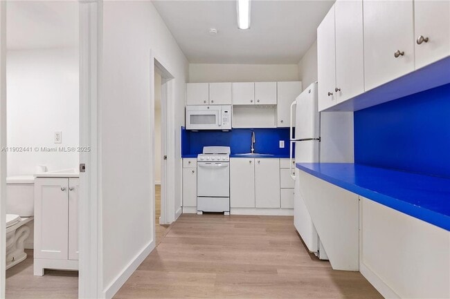 Foto del edificio - 218 SW 6th Ave