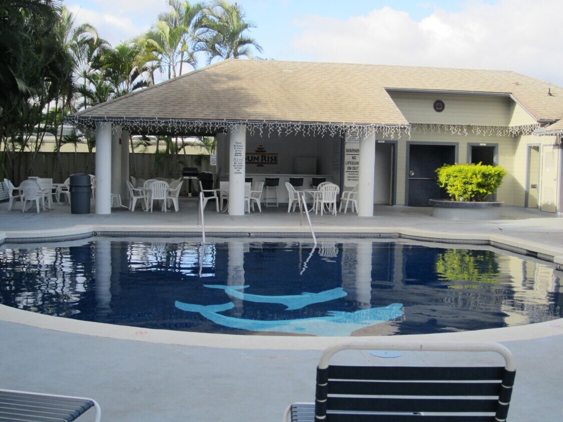 Foto del edificio - 2 Bedroom, 2 bath, 2 parking Bottom Floor ...