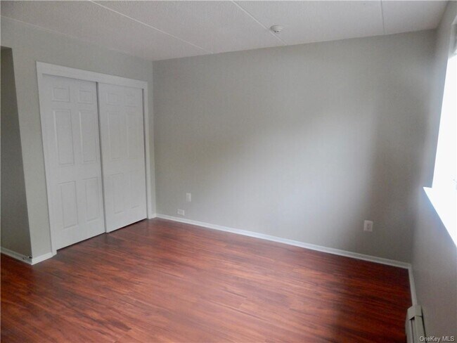 Building Photo - 120 N Rte 303