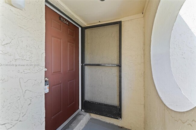 Building Photo - 11344 Taft St