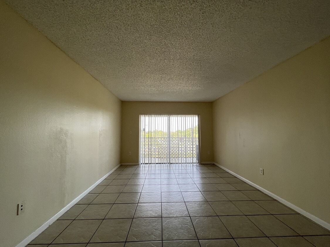 Photo - 3600 NW 21st St (Lauderdale Lakes, FL)