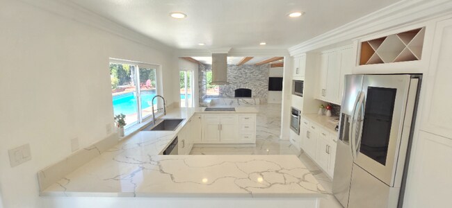 Foto del edificio - 433 S Oak Grove Cir