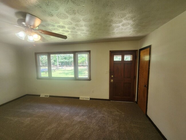 Building Photo - 15713 S Crater Rd