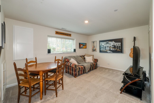 Building Photo - 1675 Sager Way