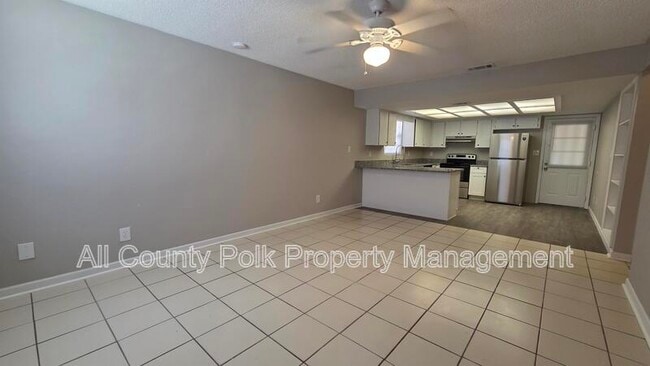 Foto del edificio - 4944 Malibu Ct