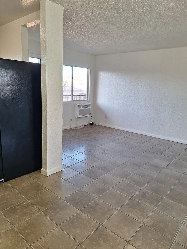 Building Photo - 2423 Boxwood St