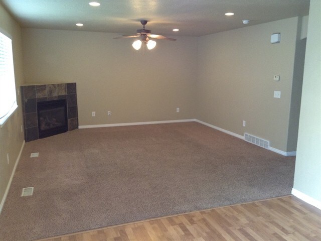 Building Photo - 7363 Aspen Way