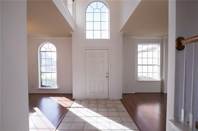 Building Photo - 7711 Albany Ln