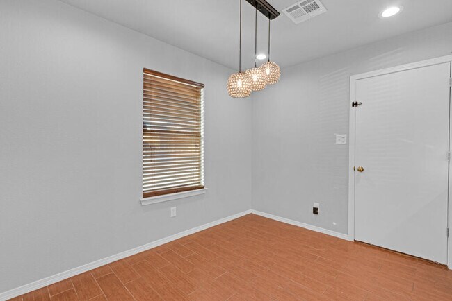 Foto del edificio - 440 Goldshire Pl