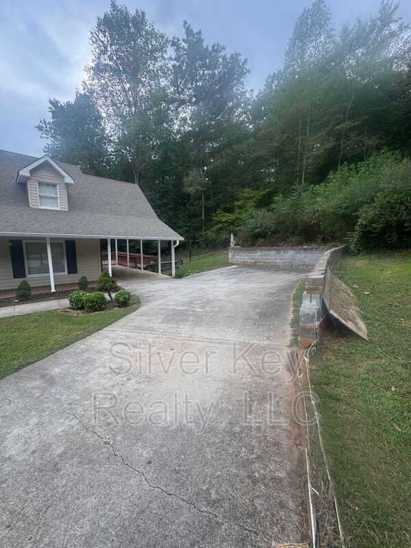 Foto del edificio - 1339 English Ln