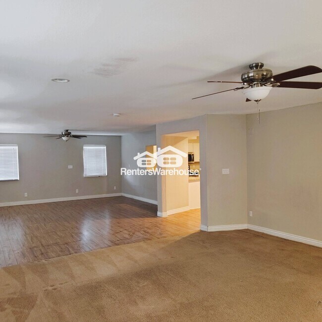 Building Photo - 358 W Hackamore Ave