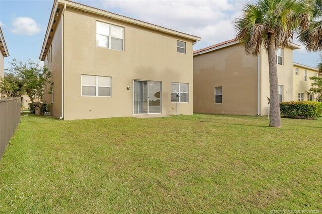 Building Photo - 979 NW Leonardo Cir