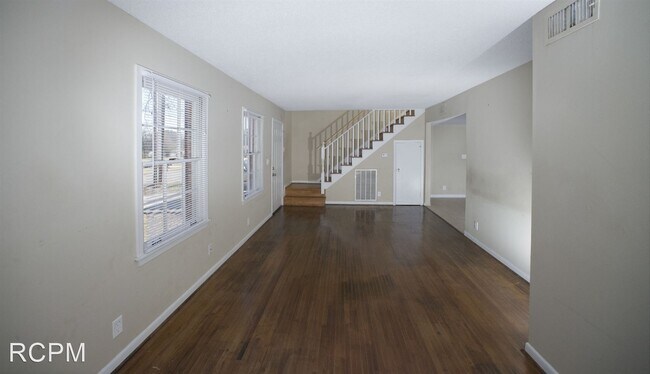Foto del edificio - 4 br, 2.5 bath House - 6217 Menifee Dr