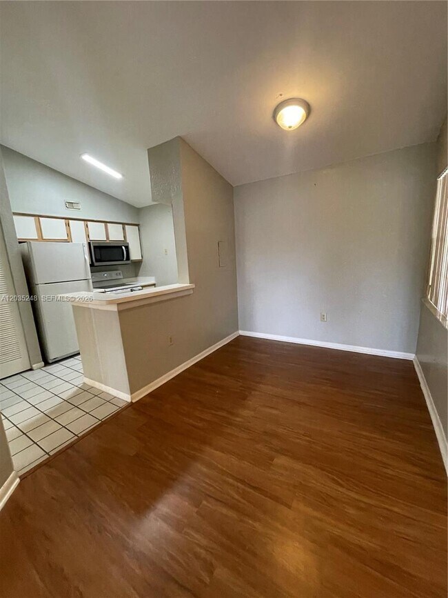 Foto del edificio - 2820 N Oakland Forest Dr