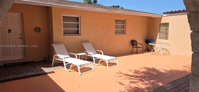 Building Photo - 2359 N Wallen Dr