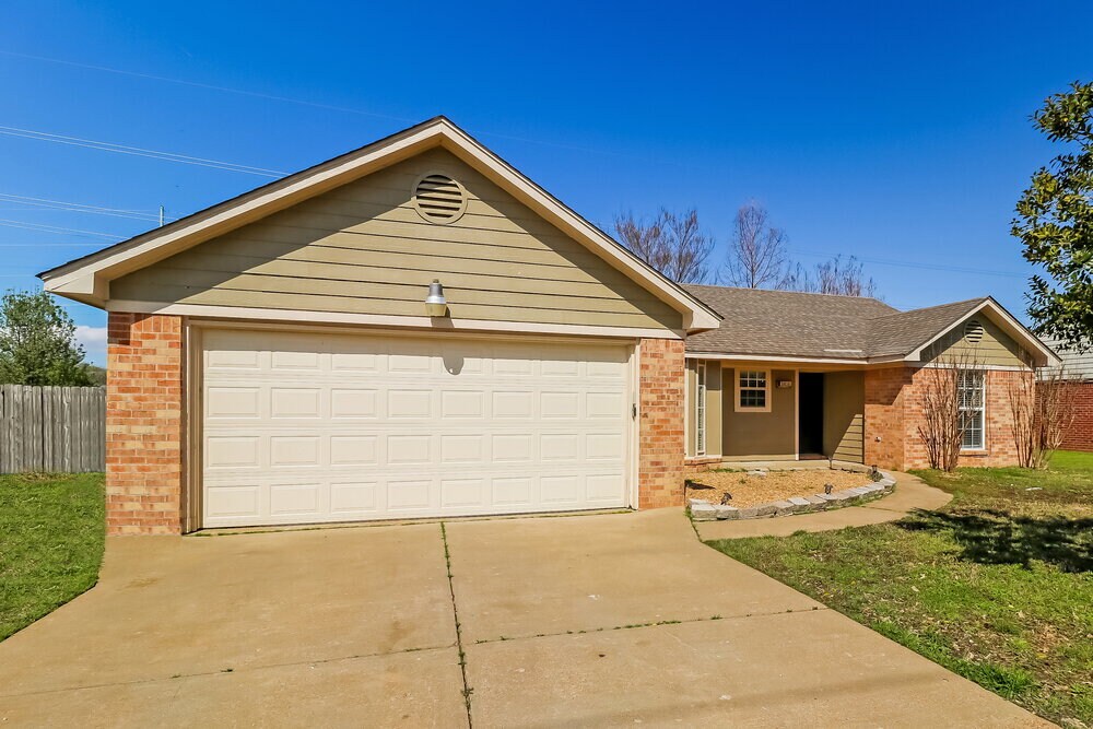 Primary Photo - 2630 Pintail Dr