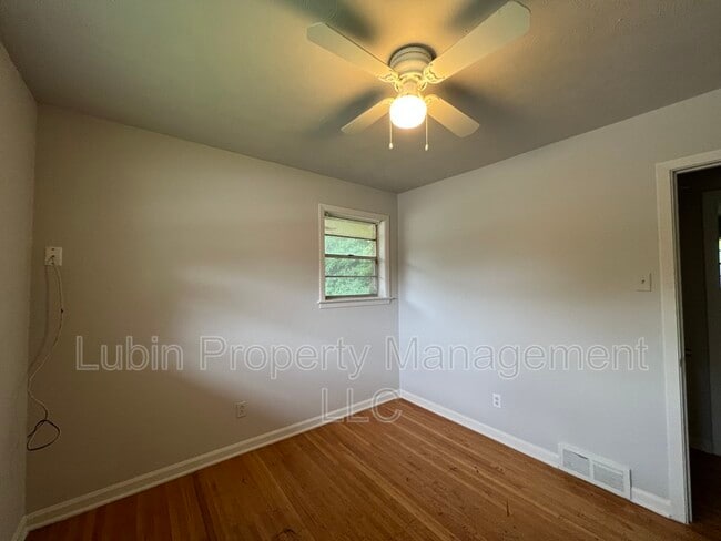 Building Photo - 3185 Range Line Rd