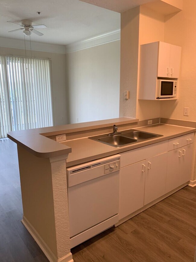 Foto del edificio - One Bedroom For Rent in New Tampa!