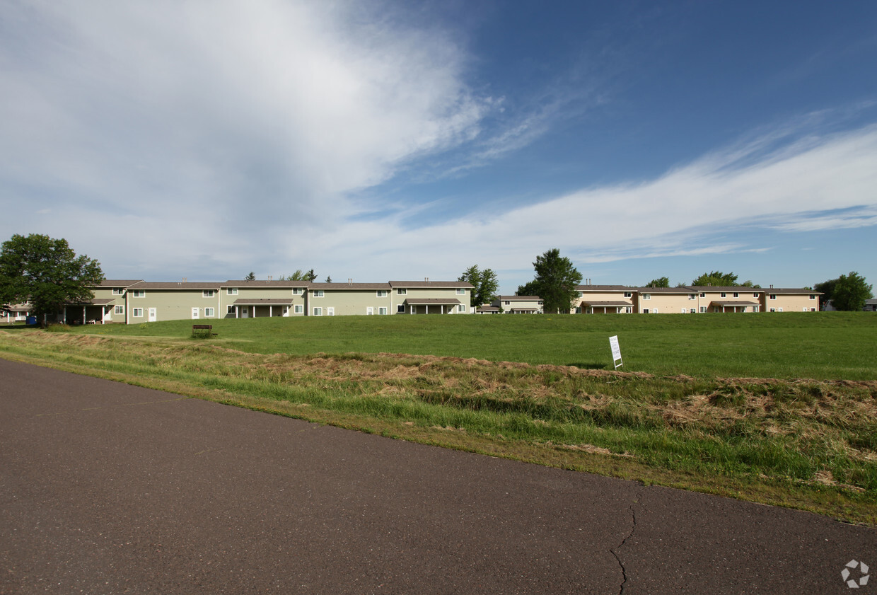 Building Photo - Superior Townhomes