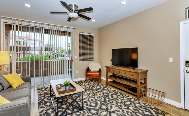 Building Photo - 11375 E Sahuaro Dr