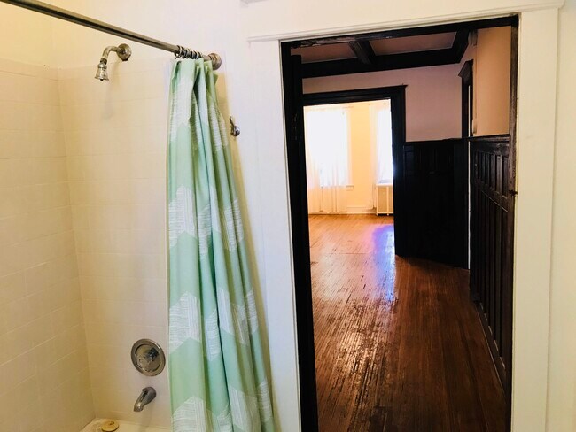 Foto del edificio - 1835 Lamont St NW