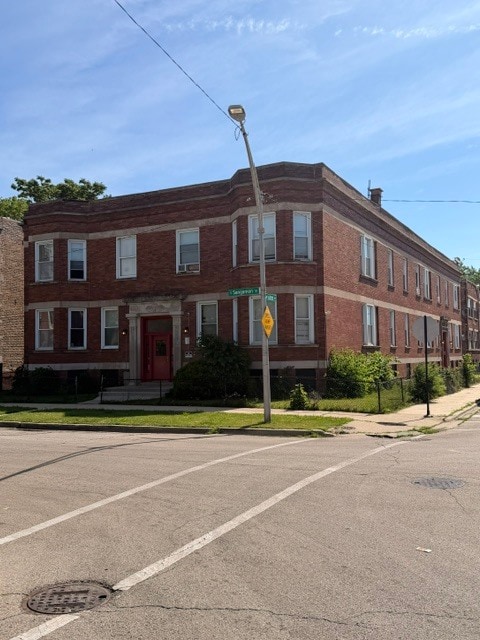 Building Photo - 916 W 68th St