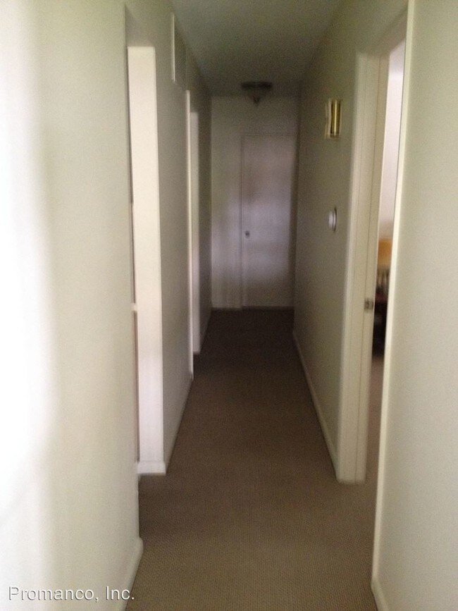 Building Photo - 109 Woodcrest Dr
