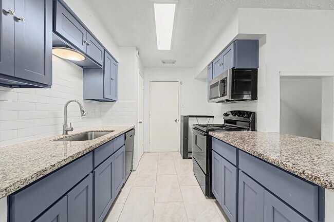 Foto del edificio - 8334 Country View Dr