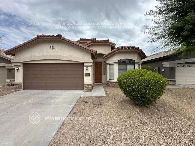 Building Photo - 2213 W Carolina Dr