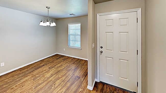 Building Photo - Wonderful 3 Bedroom 2 Bath Home Near Tinke...
