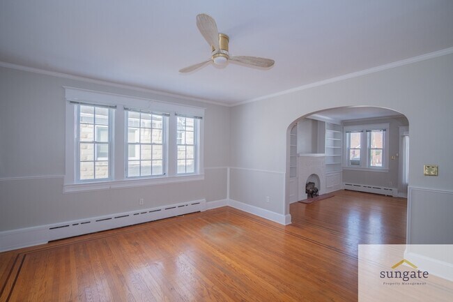 Photo - 3043 Pinewood Ave Apartment